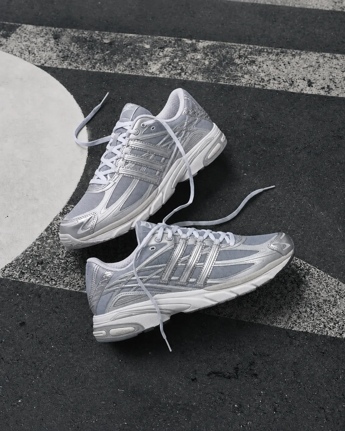 Adistar Cushion Cloud White Silver Metallic